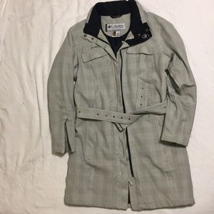 Columbia plaid lightweight winter jacket